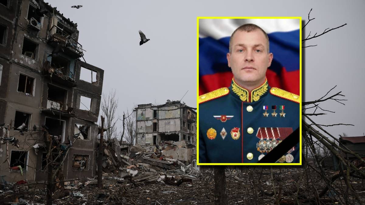 Зруйновані багатоповерхівки та портрет російського генерала на тлі прапора